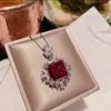 Ketting oorbellen set klassieke luxe trendy damesjuwelen met rode toermalijnring en - glinsterende kubieke zirconia edelstenen