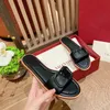 Sandales d'été tongs pour femmes v rivets plats sandales de plage style classique 2022 été en cuir pur fait à la main résistant à l'usure décontracté dames pantoufles 35-43 pantoufles
