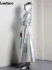 女性Sジャケットラウタロ春秋、クールクールシルバーフードの豪華な滑走路ファッションを持つ女性向けの女性のための反射PUレザートレンチコート230522