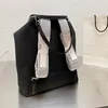 Loeweee mochila média de mochila masculina stafkskin com zíper com tira auto-ajustada