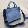 Casual Beach Bag Triangle Prad Womens Cross Body Clutch Handbag Luxury Designer Shoulder Hobo Pochette Cosmetic Bags Stuff Sacks Mens Canvas Tote Purses Travel Påsar