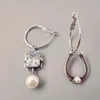 Knot Silvology 925 Sterling Srebrny podkowy Pearl Exaggeration Kolczyki Women Asymetria Kwadratowa cyrkon Kolczyki Design Biżuteria