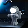 Bordslampor USB Night Light LED Astronaut Lamp Desk Lamp Flexibel LED Nightlight 5V Läsbord Ljus Space Man Decoration Lamp för Laptop G230522