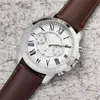 2023 novo relógio de lazer masculino Diamante relógios de aço dourado em couro de couro de quartzo strap strap masculino masculino foss1