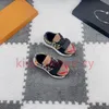 Peuter designer schoenen baby kinderontwerper schoenen klassieke plaid devil sticker outdoor kinderen schoenen