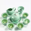 Tassen, Untertassen, Teeservice bestehend aus 1 Kanne und 6 Jingdezhen Celadon Pisces Schöner, einfacher Wasserkocher