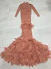 Orange Feather Rhinestones släpande banor Klänningar Kvinnor Fashion Evening Party Prom Birthday Celebrate Bodycon Long Dress Singer Model Show Stage Dance Costume