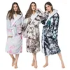 Vêtements de nuit pour femmes transfrontalière Double face épaissie Robe pyjamas Couple maison cravate teint peignoir flanelle chemise de nuit