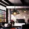 Hanglampen vintage retro loft half bal achtergrond foto bar café restaurant woonkamer dineren gangpad club licht