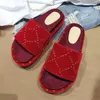 Designer chinelos de verão de alta qualidade luxuoso piscina de praia soldado sandália feminina moda moda vintage sapatos lisos lisos verdes de leopardo verde escuro sandálias de sapatos de plataforma macia