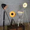 Golvlampor Creative TripoD Searchlight Loft Country Industry Vintage med Edison lampor vardagsrum Ljusarmaturer