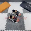 Peuter designer schoenen baby kinderontwerper schoenen klassieke plaid devil sticker outdoor kinderen schoenen