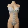 Sexig Crystal Leotard Stage Wear V Neck Se genom pärlor Rhinestones Bodysuit ärmlös Mesh Nightclub Bar DJ Singer Dance Costume Party Show Performance Tights