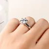 Ringe Luxus 2CT Runde Diamantringe für Frauen 925 Sterling Silber Hochzeitsfeier Ring femme fein Schmuck kostenloser Versand