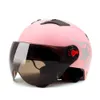 Casques de moto à vélo avec casque de scooter électrique de casqueur de crème solaire adaptée aux femmes avec un équipement de vélo à double parole P230522