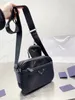 2023 Nieuwe cameratas Nylon Fabric Men and Women Simple Fashion Alles Alles met één schouder Crossbody Bag Fabrikant Directe verkoop