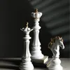 Objets décoratifs Figurines 1Pcs Résine Pièces d'échecs Jeux de société Accessoires International Chess Home Decor Simple Modern Chessmen Ornements 230523