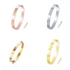 Ne se fanent jamais plaqué or couleur argent bracelets d'amour designer pour les femmes cristaux ronds demi-côté bracelet charmant design unique bracelet à breloques lettres en métal ZB061 E23