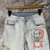 Jeans Designer Vêtements Amires Jeans Denim Pantalons High Street Marque De Mode 22 New Amies Light Wash Vieille Lettre Portrait Impression Slim Fit