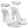 Designer Sandaler Kvinnor Höga klackar Rhinestone Ankle Strap Pumps Dekorerade strass Sandal Elegant Lady Wedding Dress Shoes