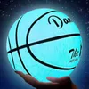 Toplar gece parlıyor Glow Basketball Boyut 5 Boyut 6 Boyut 7 Çocuk Yetişkin Öğrenci PU Yumuşak Deri Açık Giyim Dayanıklı ve Sıdlı 230523