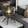 テーブルランプポストモダンクリエイティブアートデコレーションランプエルベッドルームスタディソフトガラス照明