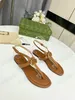 Sandálias femininas de couro com logo Marmont Douber G: sapatos de verão rasos luxuosos para uso casual na praia