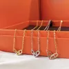 Lüks Marka Horseshoe Designer Kolye Kolyeleri Kadınlar için 18K Altın Parlayan Bling Kristal Elmas Bağlantı Zinciri Zinciri Spankers Mektupları Kolye Takı Hediyesi