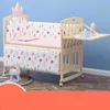 Modello di mucca Cinque pezzi Set Crib Stampa per bambini Set da letto Crown Forma Protettore Foglio letto in legno Cotoni Set di cuscinetti per letti per letti BA30 F23