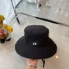 Kova Şapka Yuvarlak Şapka Bere Açık Havada Siperlik Erkek Kadın için Sportif Moda Kapaklar Casquette Aktif Şapkalar 3 Renkli Harfler