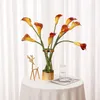 Kwiaty dekoracyjne 7pcs/Lot Long Branch Calla Lily Artificial Flower Home Dekoracja ślub Pu Fake bukiet salon stół 67 cm