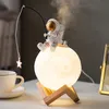 Oggetti decorativi Figurine Figurine di astronauti Decorazioni per la casa Space Man Miniatura Luce notturna Umidificatore Nebbia fredda Accessori per diffusori di aromi 230523