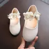 Sneakers dla dzieci skórzane buty dziewczyny lśniący kwiaty księżniczka na imprezę dla dzieci dzieci w wiosennej letniej sukience 230522