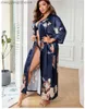 Kvinnors sömnkläder Big Size XL-5XL Kvinnor Kimono Robe Gown Satin Långärmad badrockar V-Neck Loose Sleepwear Bridal Wedding Nightgown med Belt T230523