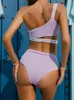 Bikinis de duas peças de moda de banho feminina Purple um ombro definido na cintura alta 2023 Mulheres empurrar ternos de banho Hollow Out Summer Beachwear