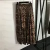 Conjunto de vestido tanques leopardo luxo feminino letras sem manga tops saias sexy estilo de rua moda midi saias