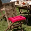 Lägermöbler inomhus utomhus trädgård uteplats hem kök kontorsstol säte kudde kuddar rosa urklipp ryggrad