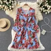 Casual Dresses French Floral Dress Women Spring Autum Sexig V-ringning Tie Ruffle Chiffon Boho Woman Sweet Pleated Bandage Long Robe