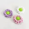 Nouveau 5 cm marguerite fleurs broche Mini laine tricot fleur collier broches Crochet Badge femme mariage bijoux cadeau