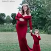 マタニティドレスマタニティドレスエレガントな装着ガウン妊娠中の写真撮影長い袖v首Ruchedスリムフィットマキシ妊娠ロングドレスT230523