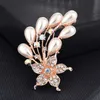 Broches Broches Mode Femmes Grand Poitrine Femmes Fleur Imitation Perle Strass Cristal De Mariage Poitrine Pins Bijoux Cadeau Accessoires G220523