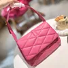 Lyxiga axelväskor designer quiltade väskor crossbody väskor högkvalitativa messenger väskor äkta läder mini totes handväskor kedjepåsar mode kvinnor handväska väskor rosa