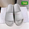 2023 Designer slippers Embedded Logo Pool Slide Sandals flats mens white black mix green fashion beach slides summer flip flops men women slipper sandal US 5-12