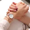 Version coréenne de la simple petite montre de ceinture en cuir frais Montre à quartz pour femme Petite montre de style littéraire