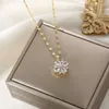 Halsband Creative Zirconia Flower Pendant Chain Rotating Engagement Halsband Kvinnor Copper Jewelry Party Gift G220524