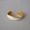 Bangle Japan Korea Retro Guld och vit pärla Emaljöppning Justerbar personlighet Oregelbunden manschettarmband för kvinnor Summersmycken