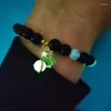 Strand Fashion Mężczyźni Charm Bransoletka z kamienia naturalnego Bransoletka w ciemnych kobietach Elastyczna świetlowna biżuteria fluorescencyjna