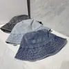 Retro Miu Letter Denim Fisherman Hat vrouwelijke ontwerper Beanie Cap gewassen en gemaakt oude hete diamanten emmer hoed zonovergave hoed veelzijdig