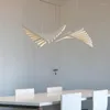 Avizeler İtalyan Tasarımcı Fishbone Kapalı Kolye Aydınlatma Beyaz Doğrusal Sanat Lambası Basit Modern Lüks Restoran Avize