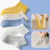 Chaussettes 5 paires / lot de coton pour enfants Site de mode mignon Printemps Été 1-3-5-8-12 ans adolescents garçons et filles chaussettes de sol pour bébé G220524